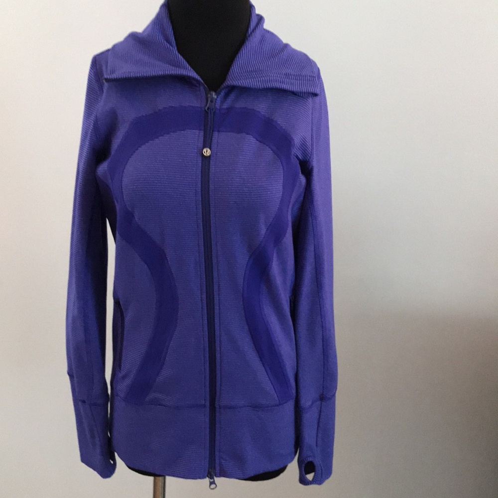 $138 Lululemon In Stride Zip Up jacket Size 6 Rare Color purple blue striped - Picture 13 of 13